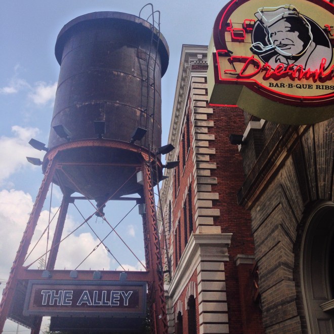 11 Best Views from on the Road in the South - Montgomery, Alabama via From the Road I'm On